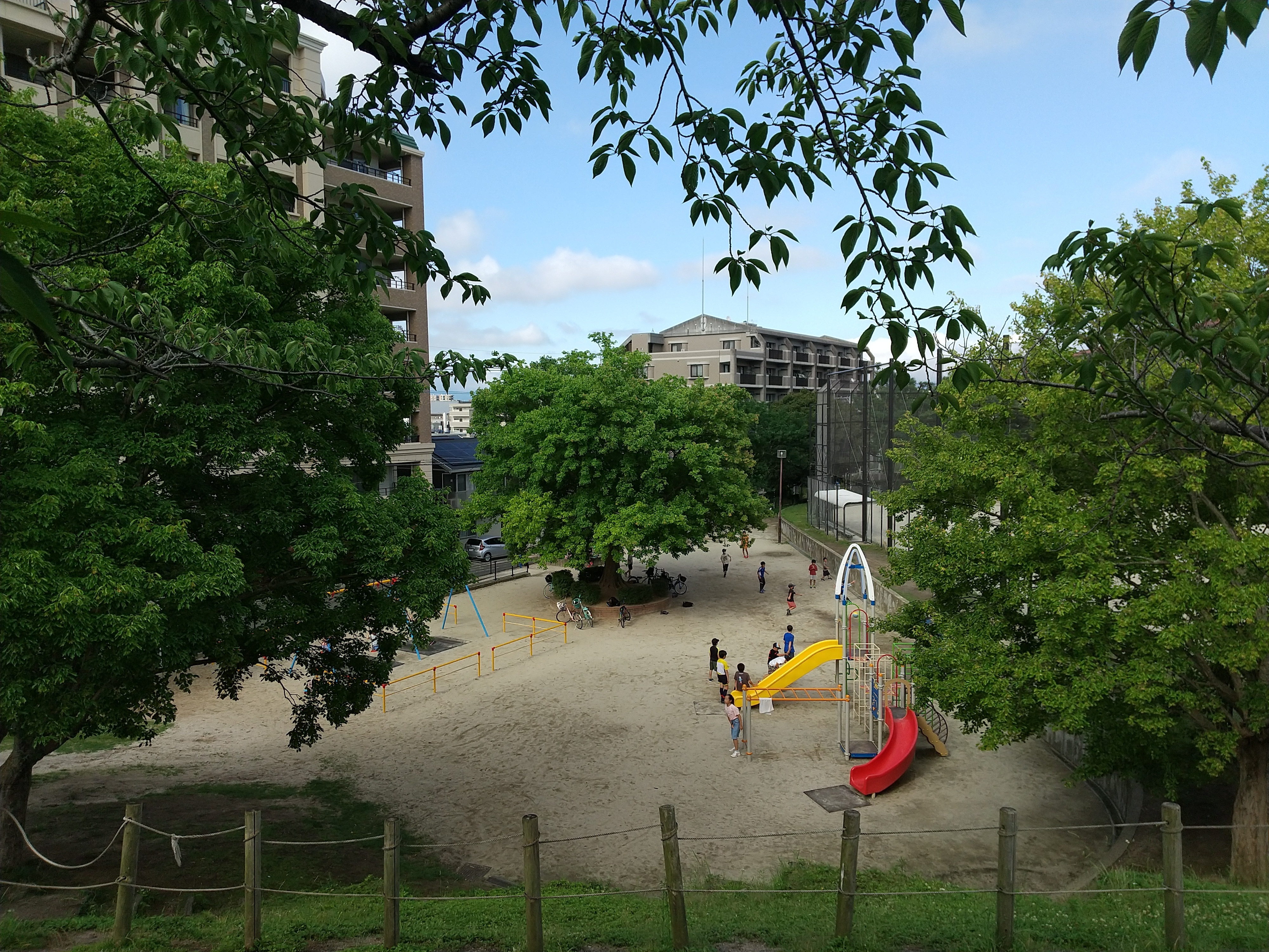 Heiwa chūō Park 12 Heiwa 5 chōme Chūō ku Fukuoka by Hirho - Own work, CC BY-SA 4.0, https://commons.wikimedia.org/w/index.php?curid=138255852