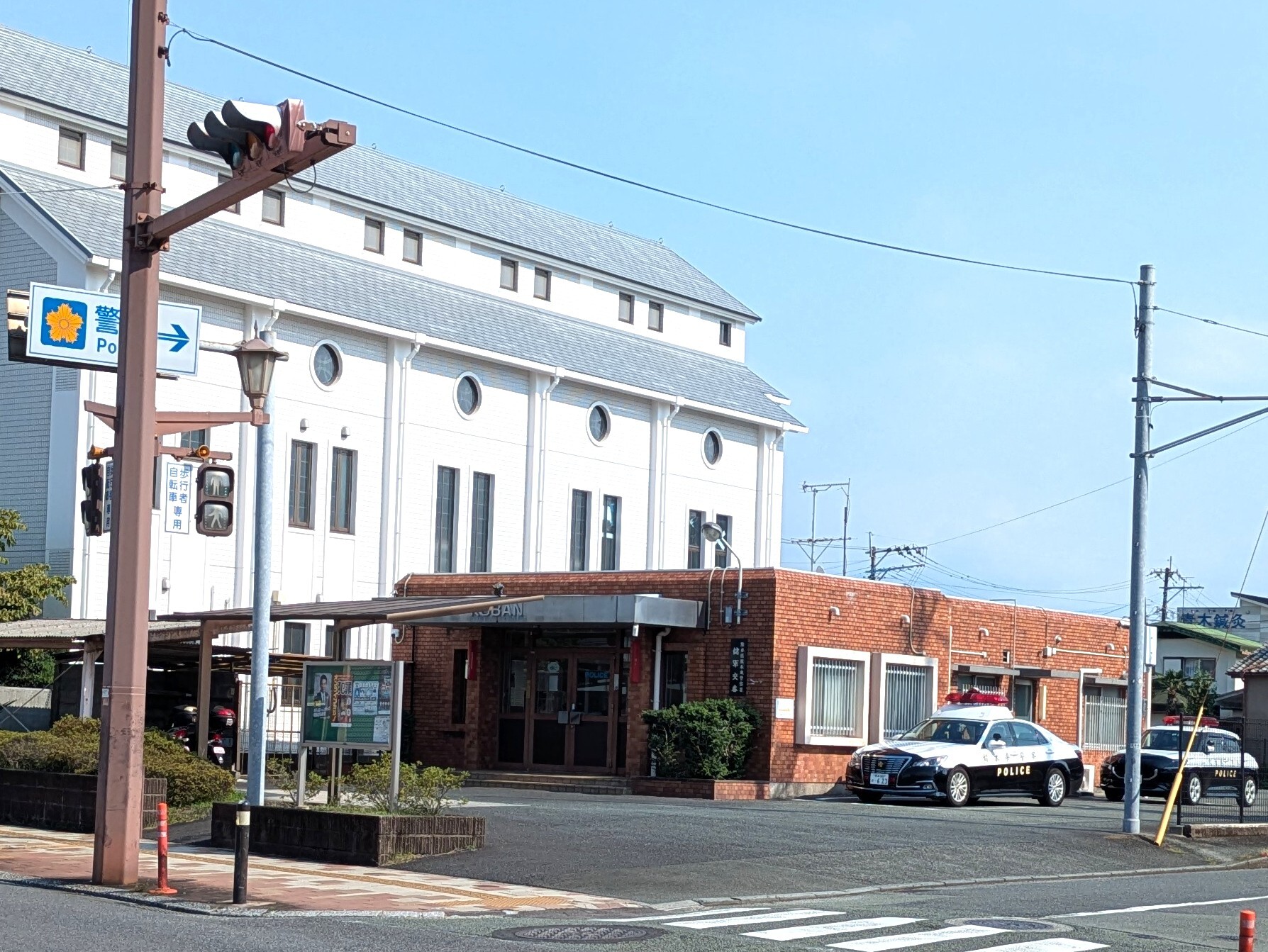 Kumamoto Higashi Police Station Kengun Koban by Suikotei - Own work, CC BY 4.0, https://commons.wikimedia.org/w/index.php?curid=177273888