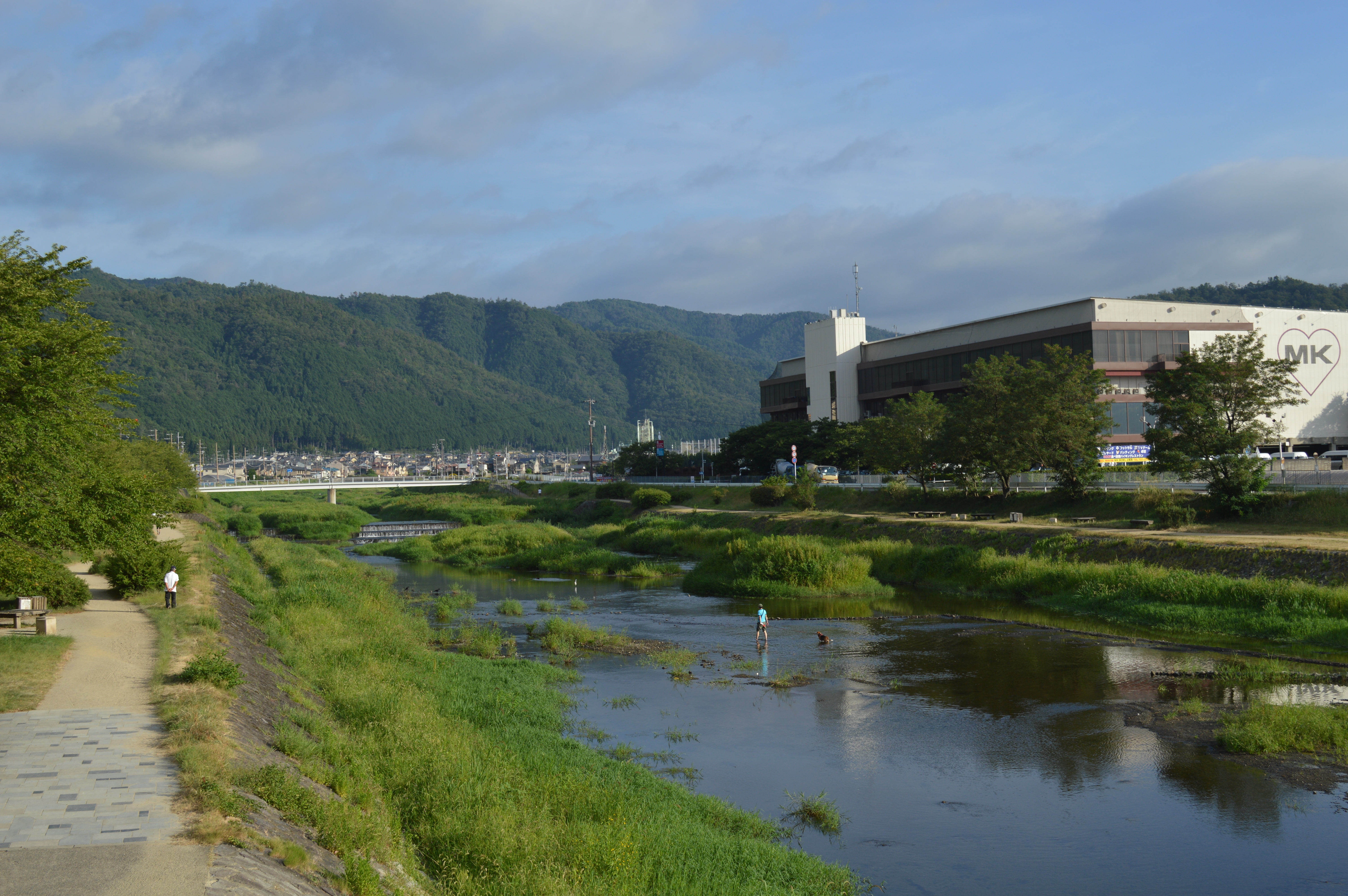 Kyoto Kitayama and Kamogawa River by At by At - Own work, CC BY-SA 3.0, https://commons.wikimedia.org/w/index.php?curid=27871091