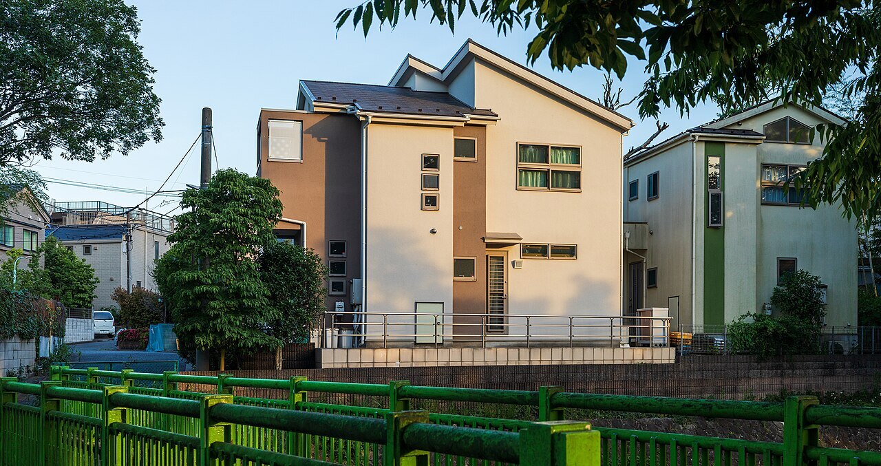 Low residential next to Wadabori Park in Omiya, Suginami, Tokyo, Japan