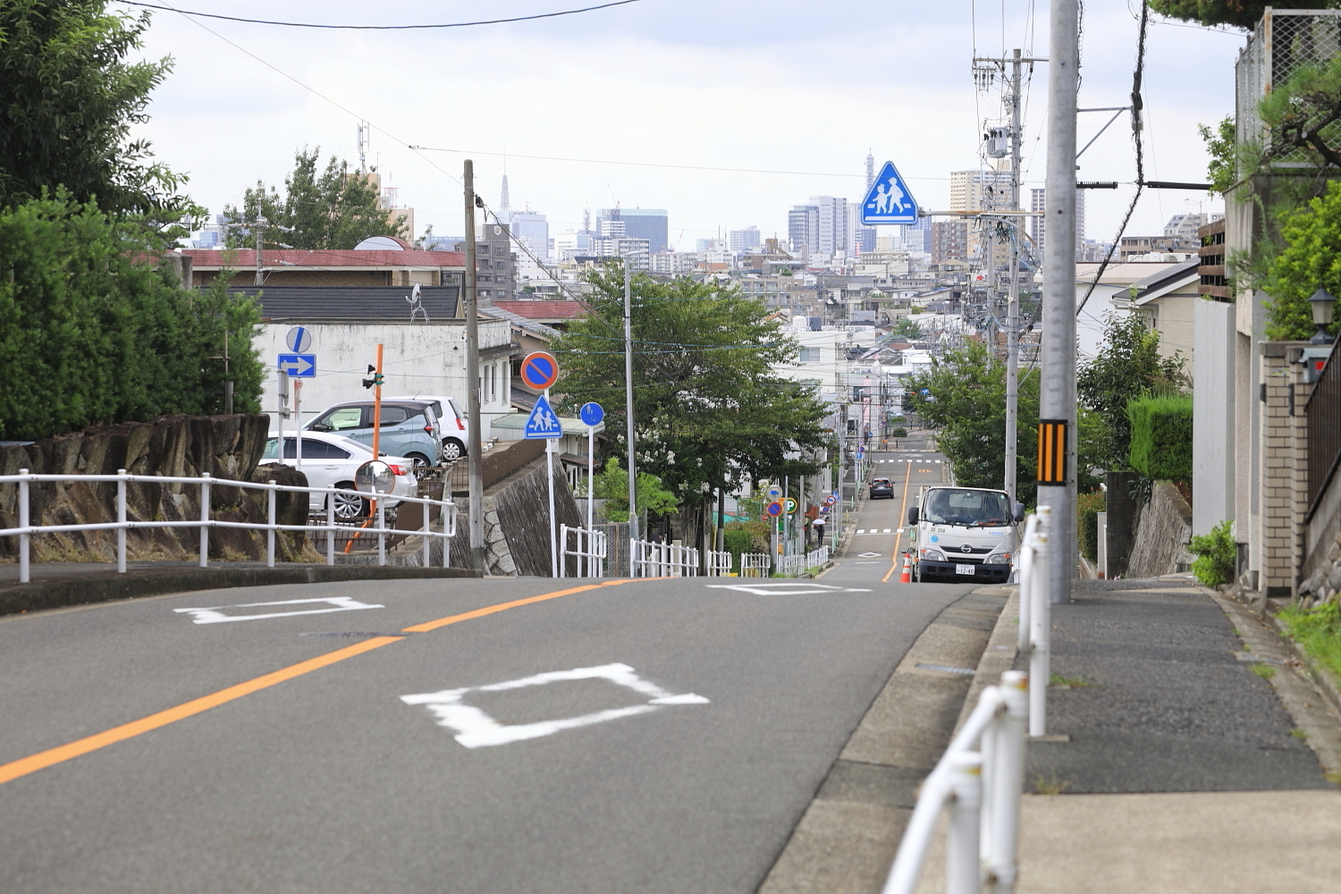 Nagoya City Road Ikatsu No 19 Line Kamimura cho Showa Ward Nagoya 2021 by Tomio344456 - Own work, CC BY-SA 4.0, https://commons.wikimedia.org/w/index.php?curid=121888460