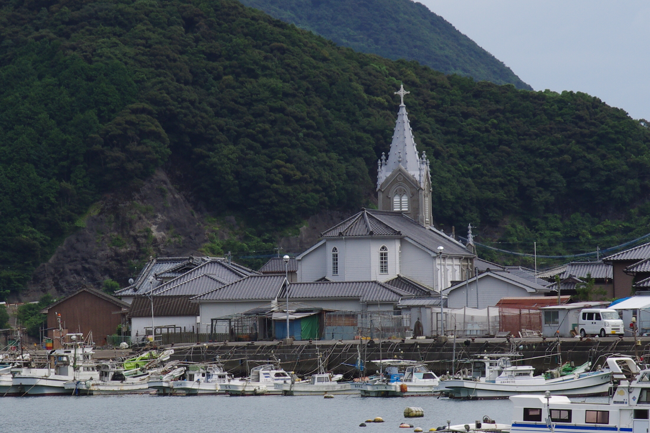 Sakitsu Island by Ubuhouse - Own work, CC BY-SA 4.0, https://commons.wikimedia.org/w/index.php?curid=71304969