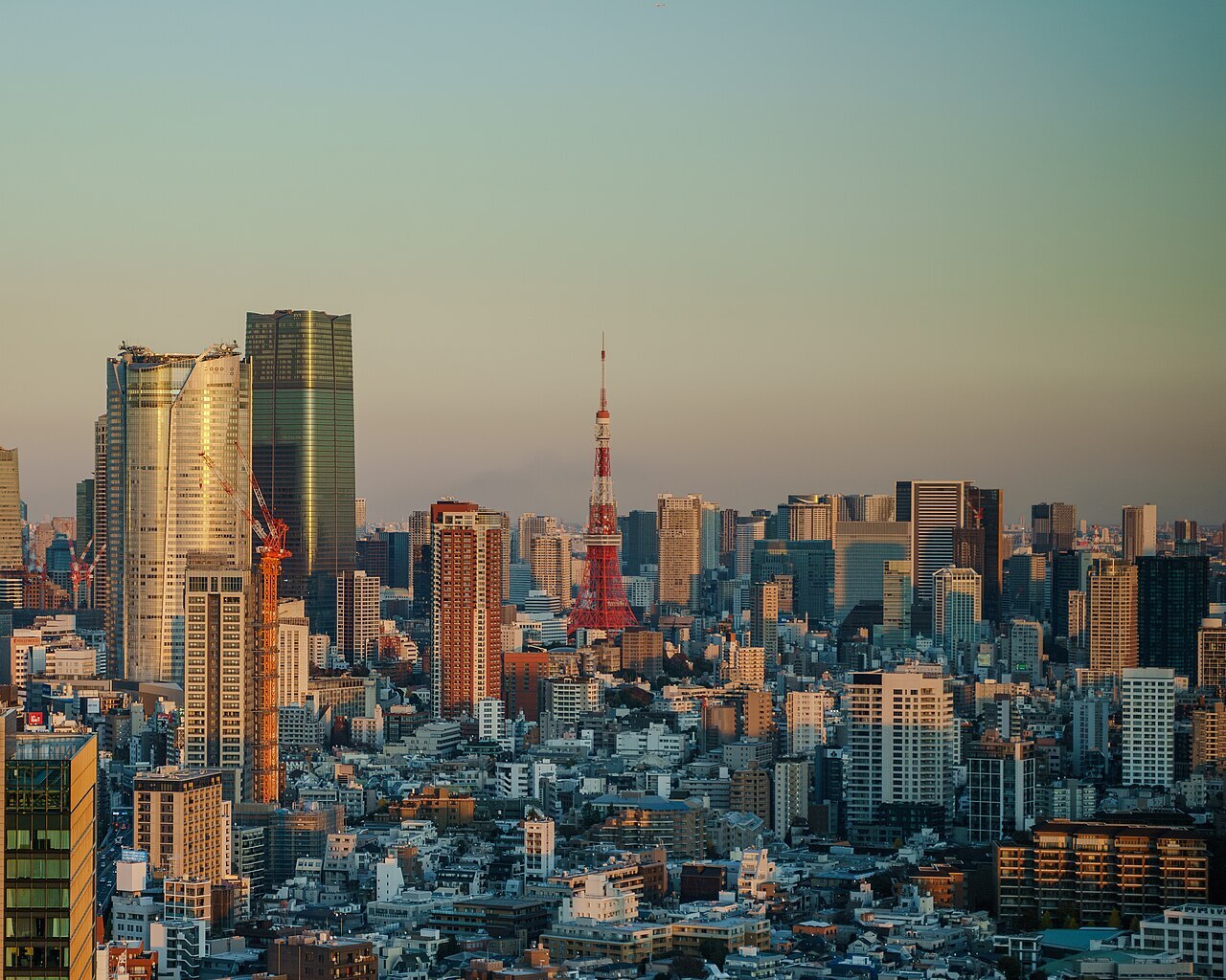 A view of Tokyo Tower, from Shibuya Stream at dawn