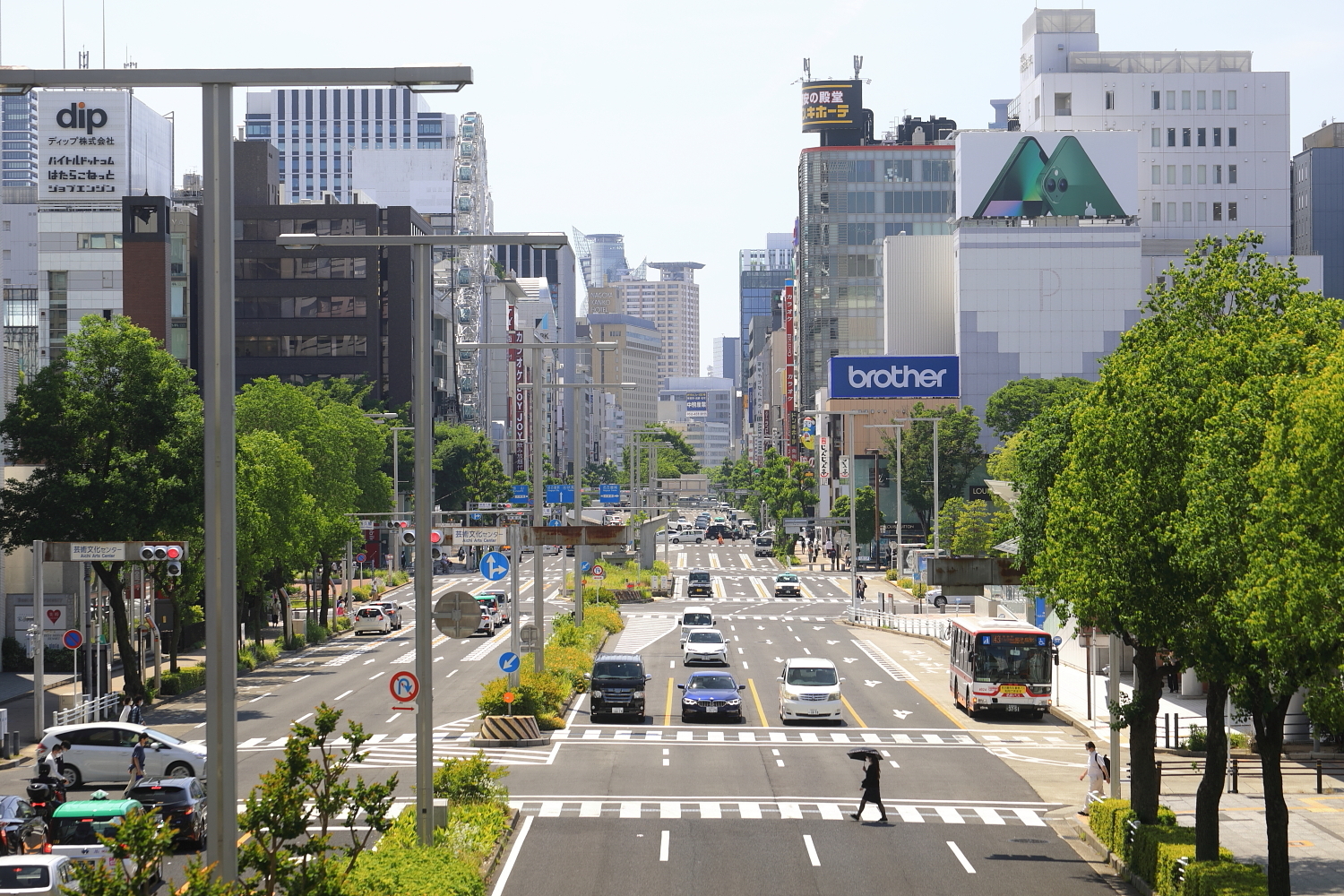 View of Nishiki dori from the Top of Sakae Koen Pedestrian Bridge 1 Higashi Sakura Higashi Ward Nagoya 2022 by Tomio344456 - Own work, CC BY-SA 4.0, https://commons.wikimedia.org/w/index.php?curid=119343465