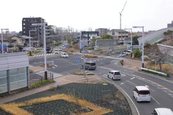 Chausumae Intersection Moriyama Ward Nagoya 2021 by Tomio344456 - Own work, CC BY-SA 4.0, https://commons.wikimedia.org/w/index.php?curid=112521124