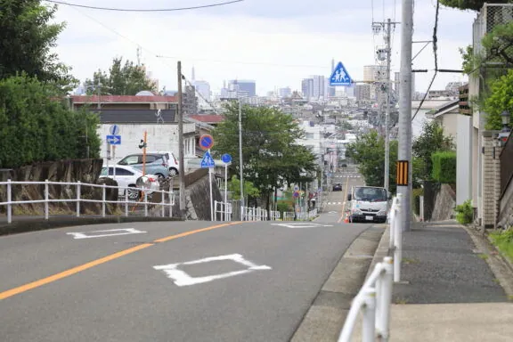Nagoya City Road Ikatsu No 19 Line Kamimura cho Showa Ward Nagoya 2021 by Tomio344456 - Own work, CC BY-SA 4.0, https://commons.wikimedia.org/w/index.php?curid=121888460