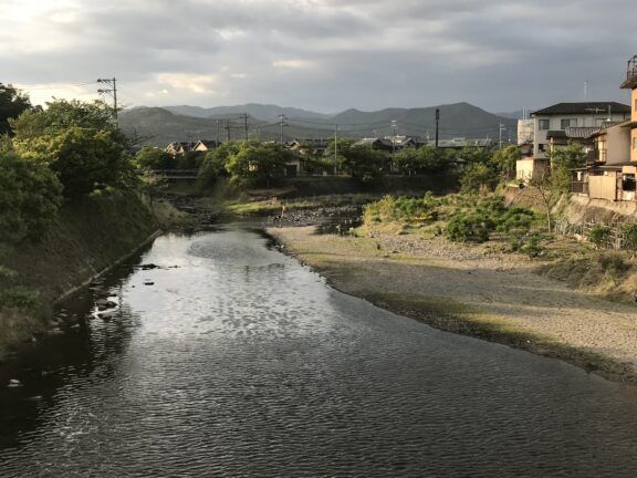 Confluence of Iwakura and Takano Rivers (Source: Hahifuheho of Wikipedia)