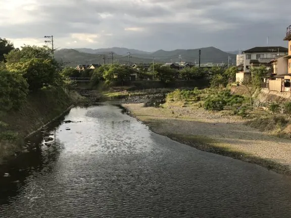 Confluence of Iwakura and Takano Rivers (Source: Hahifuheho of Wikipedia)