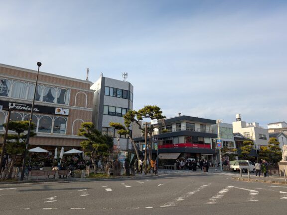 Buildings in Kamakura by Syced - Own work, CC0, https://commons.wikimedia.org/w/index.php?curid=157988959